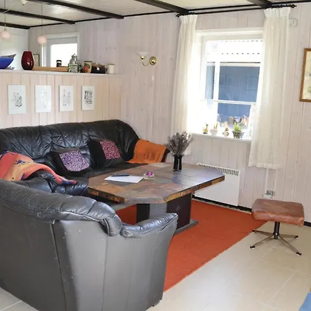בית נופש 4 Bedroom Lovely In Norre Nebel